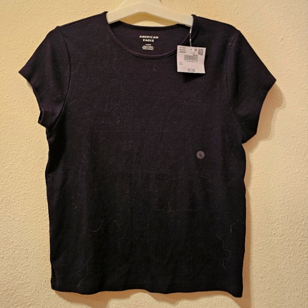 NEW! American Eagle black shorts sleeve crop - Size large